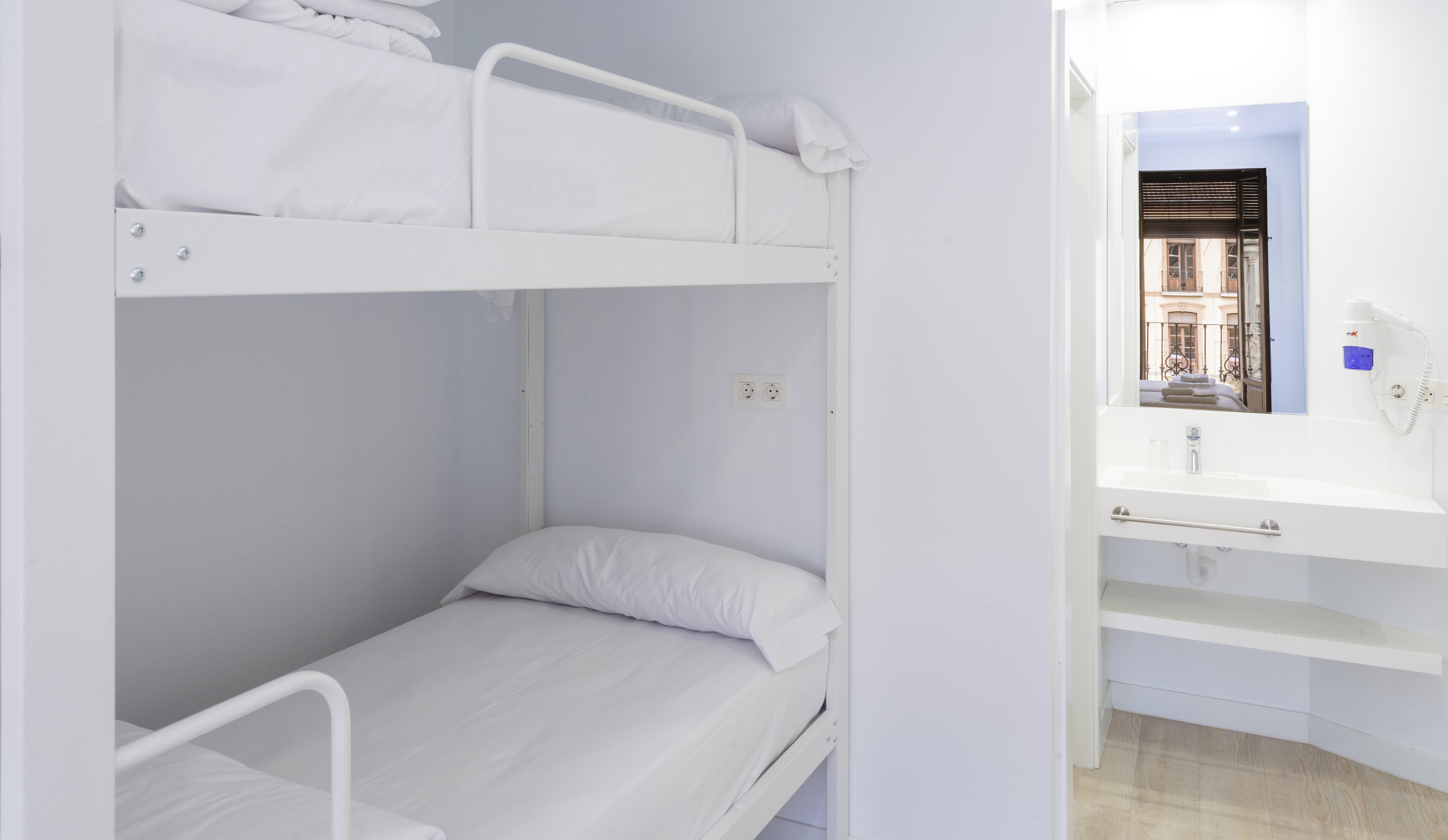 Amc Granada Hostal — Photos 2